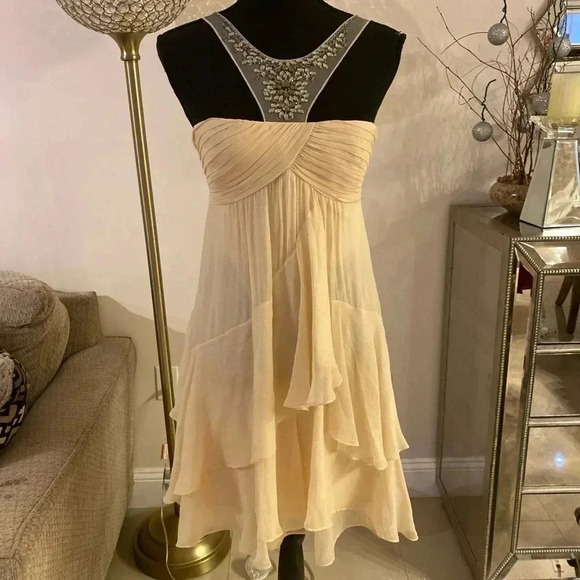 BCBGMAXAZRIA Tiered Ruffled Halter Sundress size 4 - Picture 4 of 9